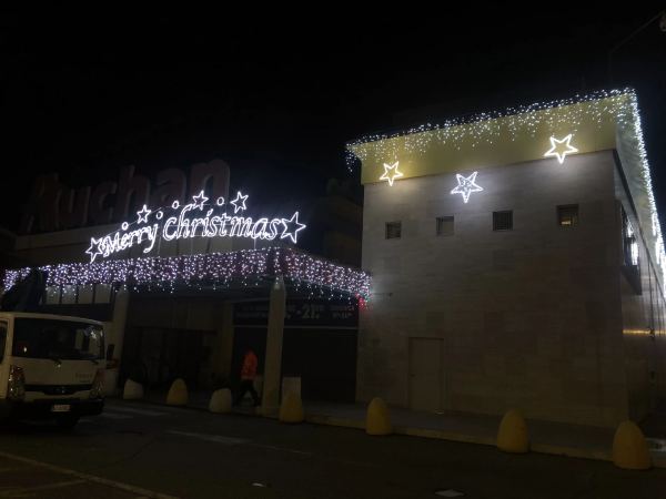 Auguri luminosi sulla galleria